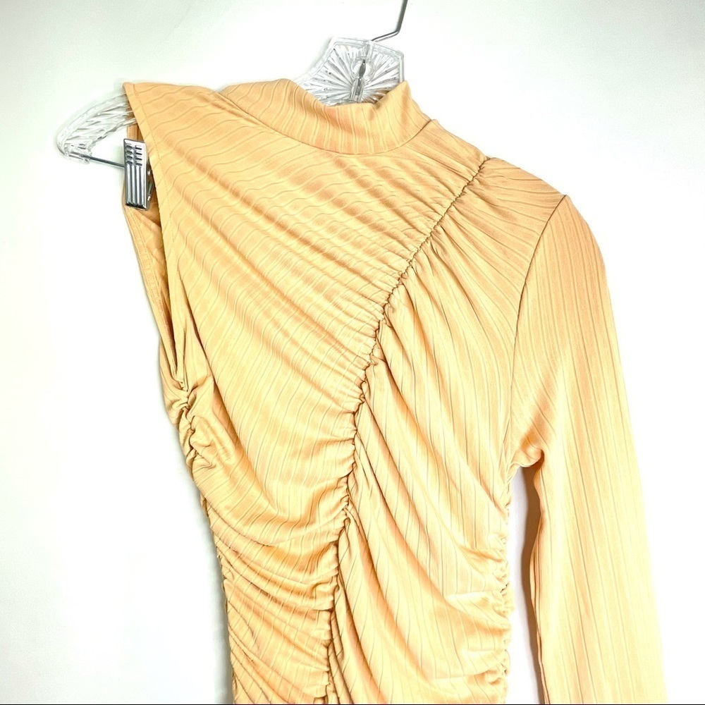 SHEIN One Sleeve Rib Knit Ruffle Hem Ruched Dress - Picture 6 of 9